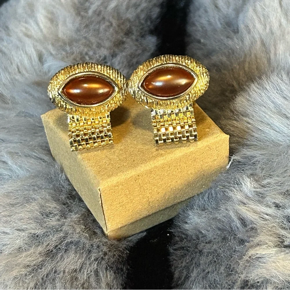 Men’s Vintage Swank marquis cat eye glass mesh wrap cuff links
